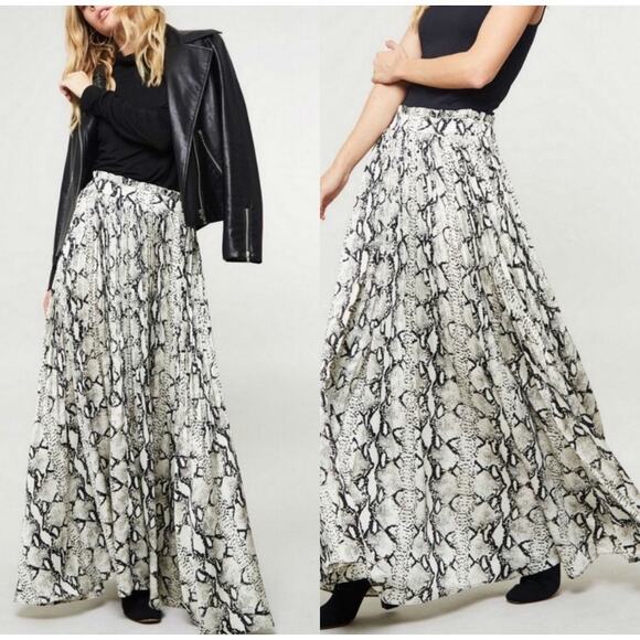 Promesa maxi skirt women’s size M snake print pleated - Picture 1 of 8
